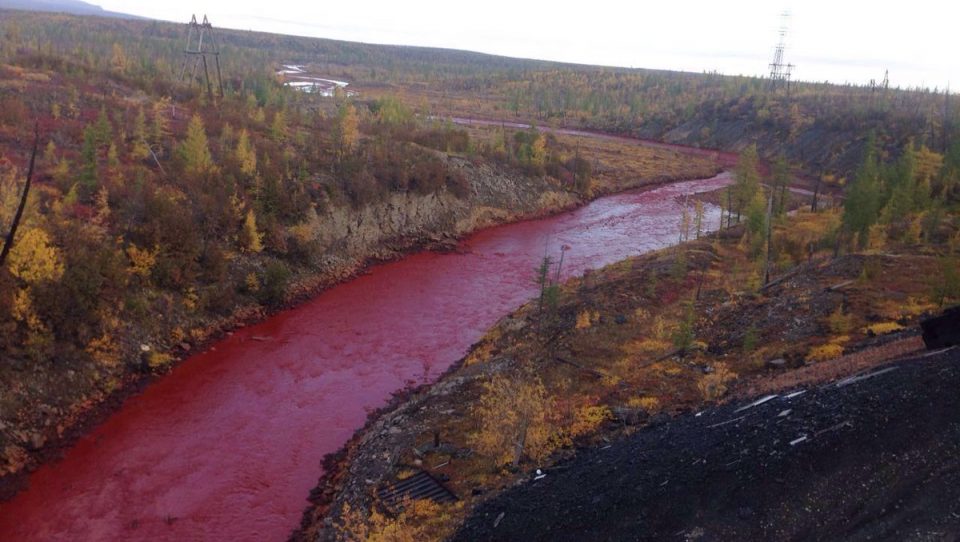 Zagadka „czerwonej rzeki” na Syberii rozwiązana [+FOTO] » Kresy