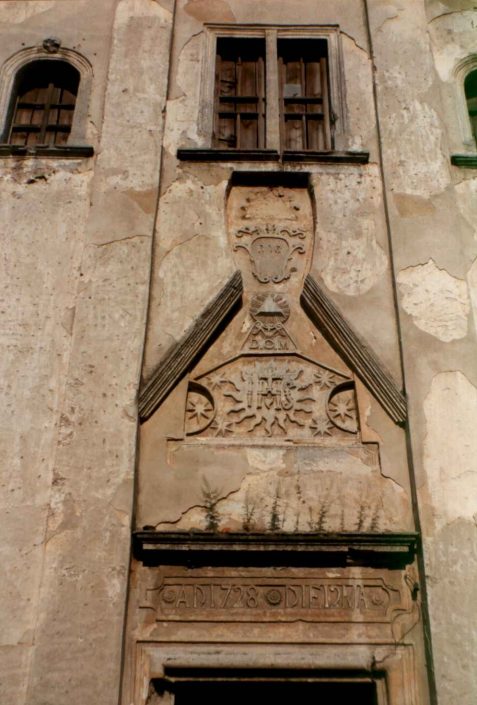 Liczkowce k. Husiatynia kociół 1708 zwrócony w 1994, brak wiernych2.