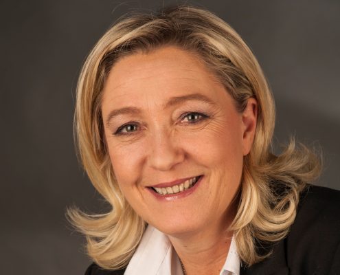 Front Narodowy, którym kieruje Le Pen może zmienić nazwę.