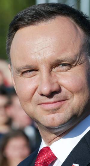 Większość Polaków chce zmian w sądownictwie, ale popiera weta Andrzeja Dudy