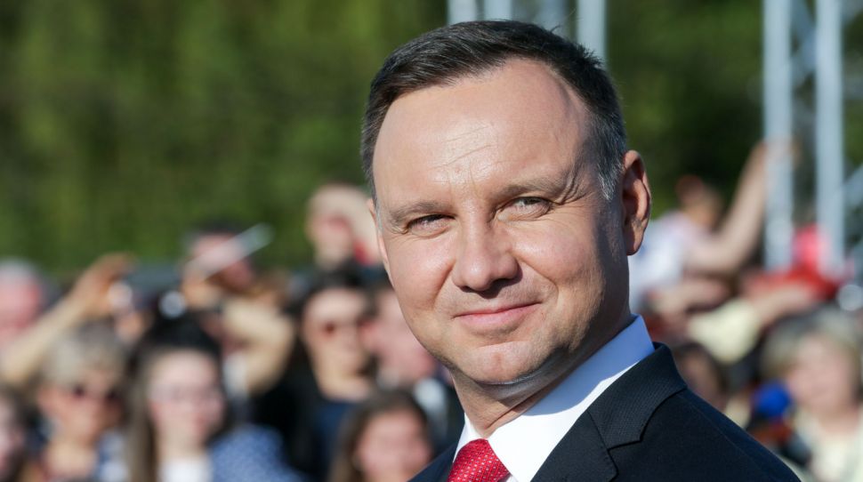 Większość Polaków chce zmian w sądownictwie, ale popiera weta Andrzeja Dudy