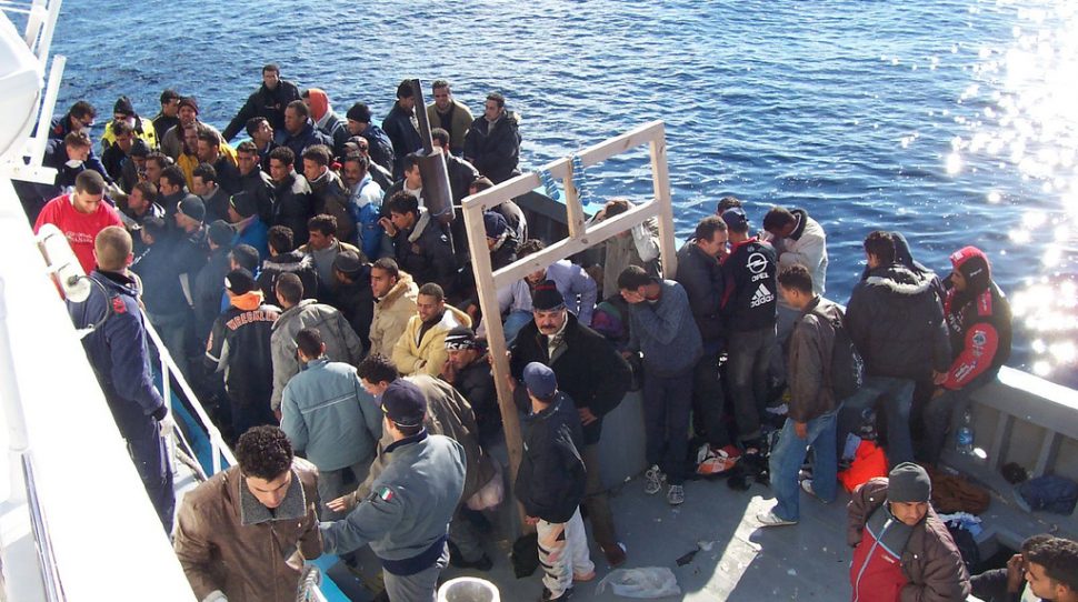 Statek przeworzący imigrantów z Afryki