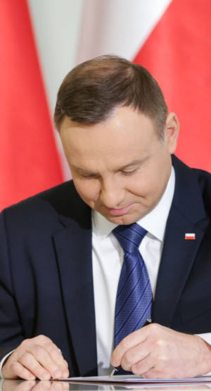 premierów Andrzej Duda podpisał ustawę będącą fundamentem programu "Mieszkanie Plus". o ZUS