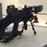 Kałasznikow zaprezentował broń utrudniającą zamachy terrorystyczne