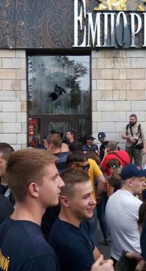 Zamieszki w Kijowie po zniszczeniu graffiti, foto: tsn.ua