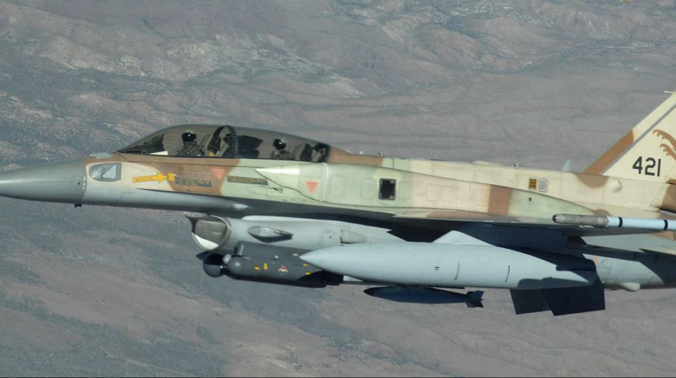 Syria: Izraelskie samoloty uderzyły w pobliżu lotniska w Damaszku