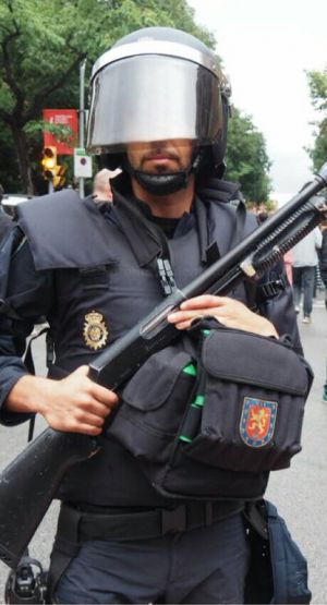 Burmistrz Barcelony: działania policji wymierzone w "bezbronną ludność".