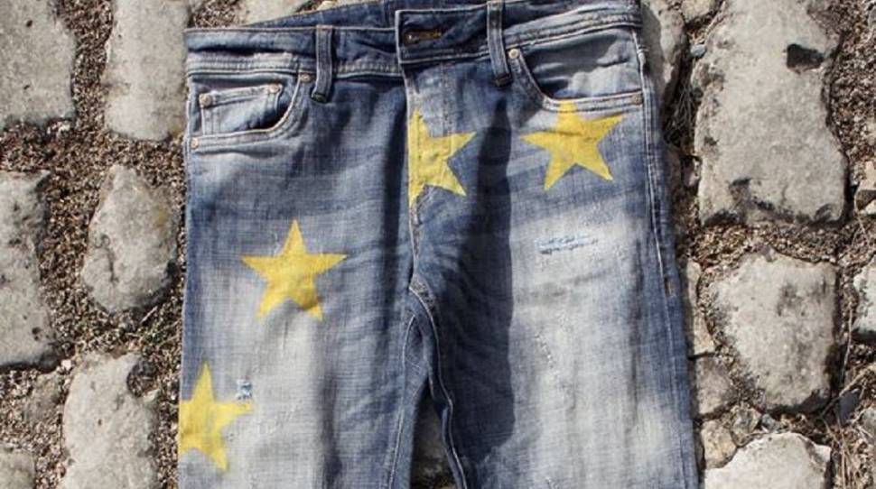 Projektowana jest kolekcja unijnej odzieży "patriotycznej" [+FOTO]