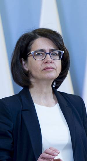 Streżyńska zapowiada 24-godzinne sądy za hejt i Facebook podległy polskiemu prawu
