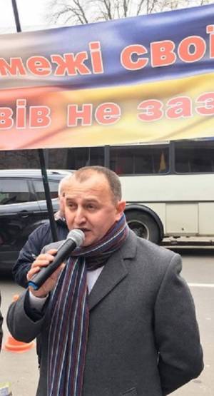 Neobanderowcy protestowali przed polską ambasadą w Kijowie