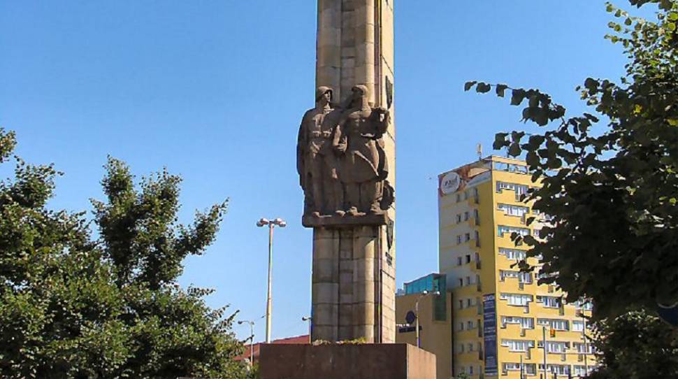 Szczecin: rozbiórka Pomnika Wdzięczności dla Armii Czerwonej [+VIDEO]