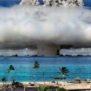 1946 r., próba nuklearna w Atolu Bikini na Wyspach Marshalla, zdjęcie zostało pokolorowane, fot. US Government, via flickr.