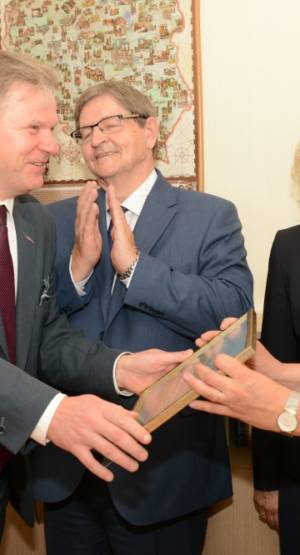 Jarosław Narkiewicz i Urszula Doroszewska podczas otwarcia Centrum Języka Polskiego i Kultury w Wilnie. Fot. L24.lt