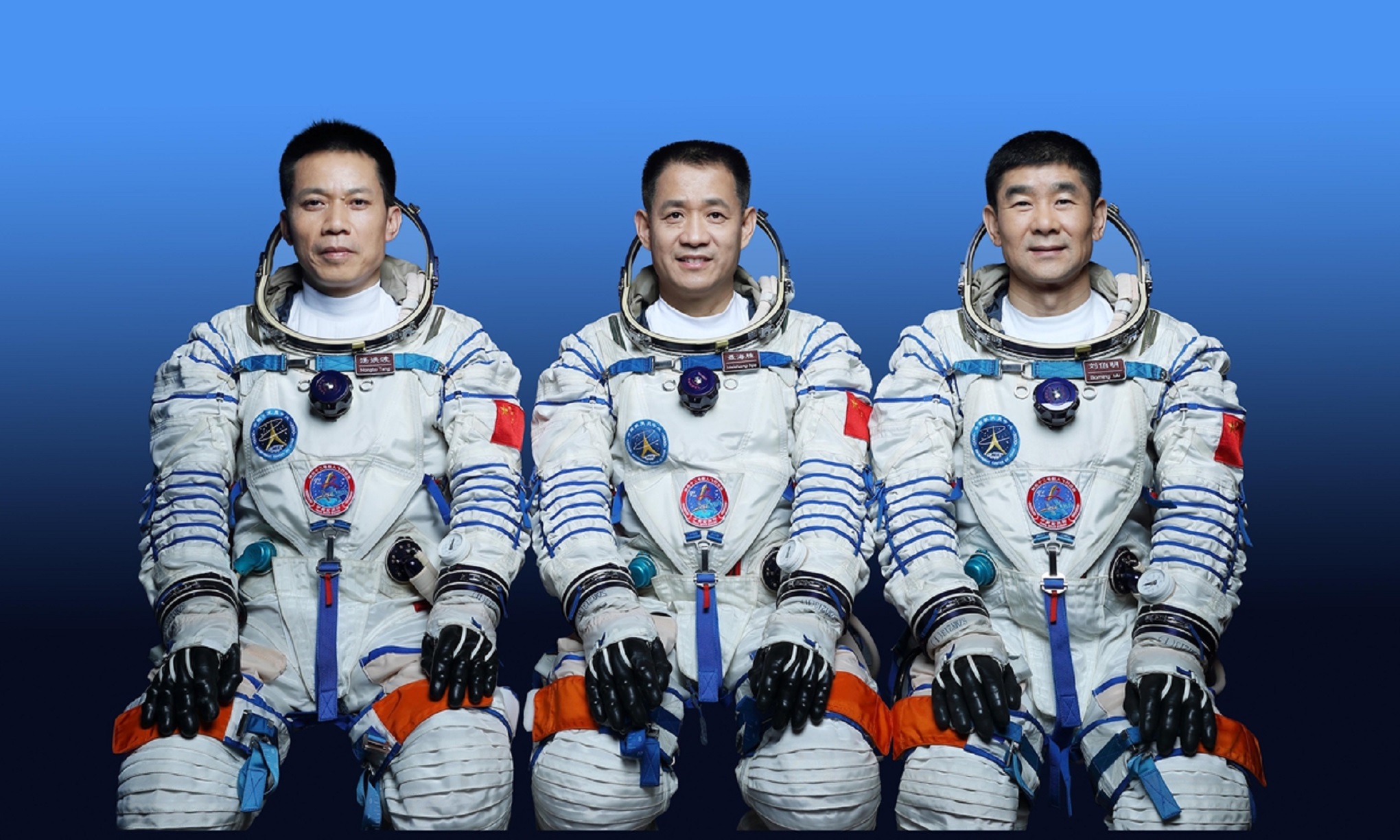 Astronauții chinezi merg în spațiu deschis »Chrissy